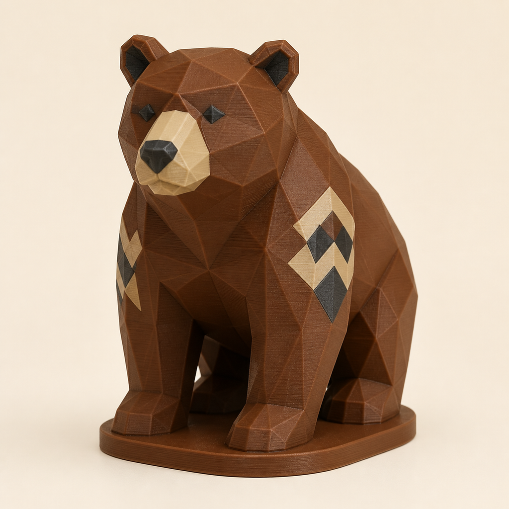 Braunbär-Low-Poly-Skulptur Facettenfigur aus 3D-gedrucktem PETG in Kastanienbraun, Sandbeige, Anthrazit