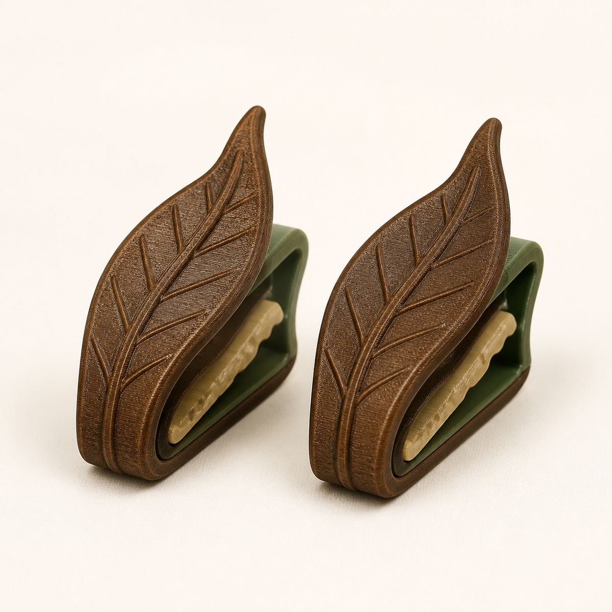 curtain clip sheet pair – rustic from PETG on bright studio background