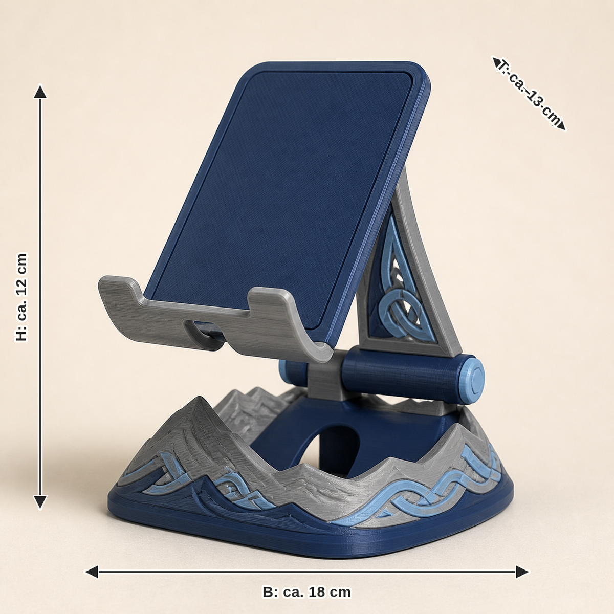 Measurement image for mobile phone and tablet stands Viewing angle – Nordic & Mythical: width approx. 18 cm, depth approx. 13 cm, height approx. 12 cm