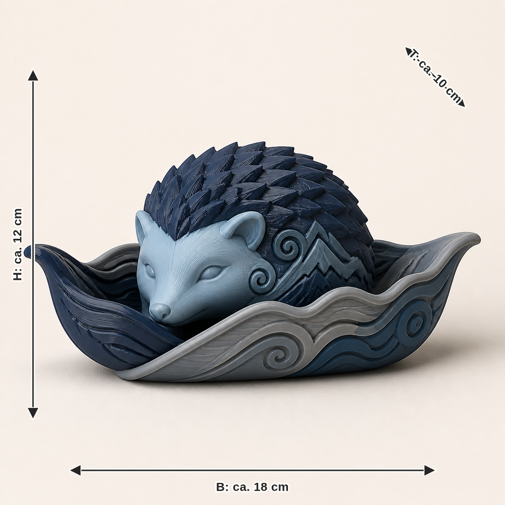 Maßbild für Herbstfigur Igel Blätterbett – Nordisch & Mythisch: Breite ca. 18 cm, Tiefe ca. 10 cm, Höhe ca. 12 cm