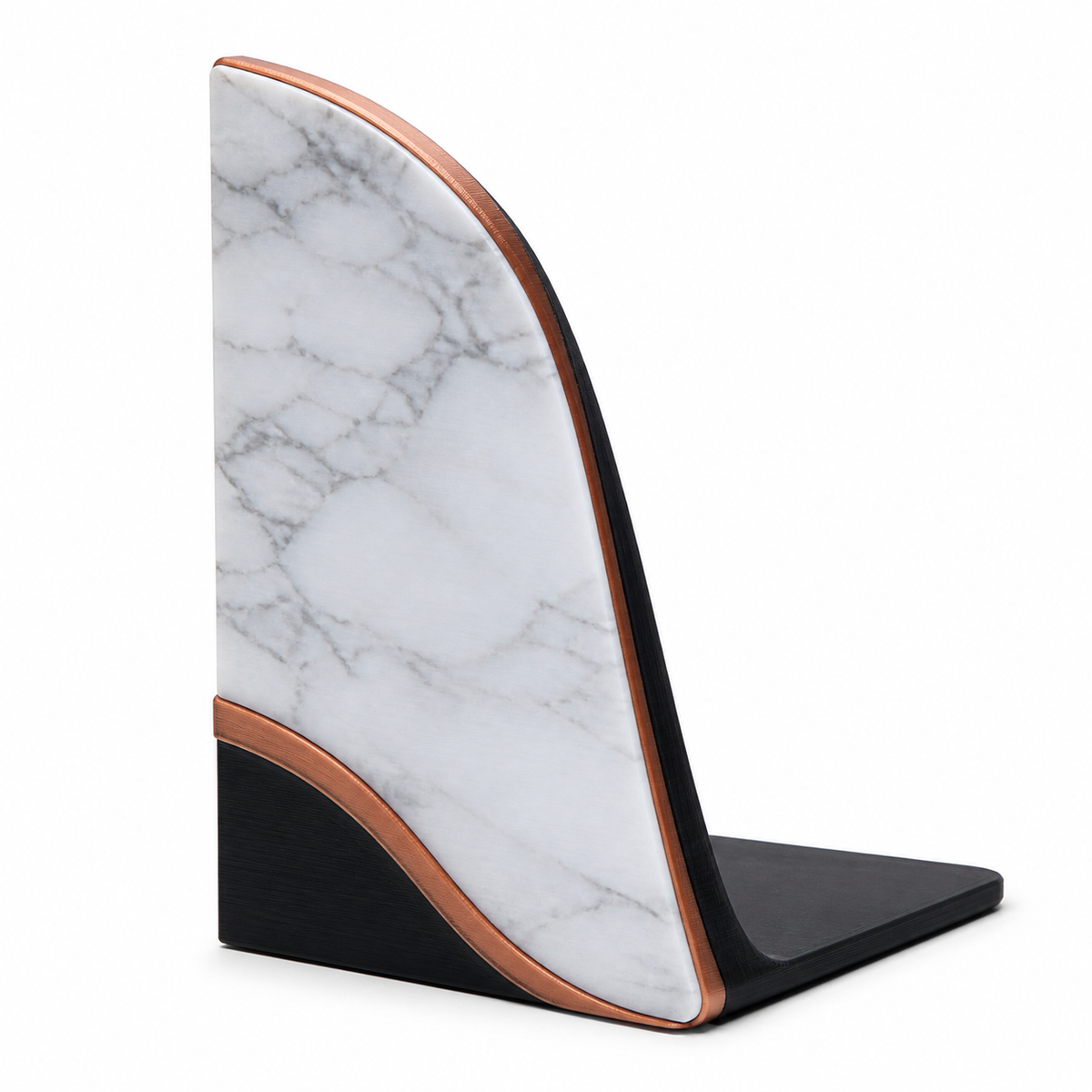 Product illustration of “Swinged bookend in marble look” on white background: bookend; Basic shape: right-angled support with high gently curved frontplatte; Design: a flowing copper-coloured bottom edge and a narrow black base; Colours: marble white, black and copper.
