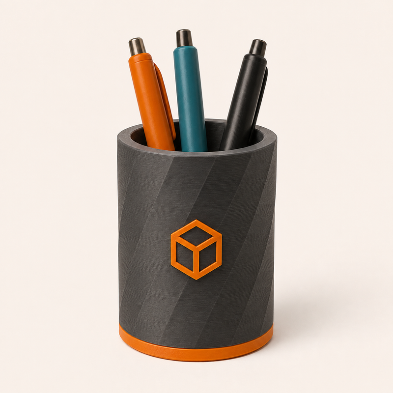 Mini-Stiftehalter mit Logo und sehr feinen FDM-Layerlinien