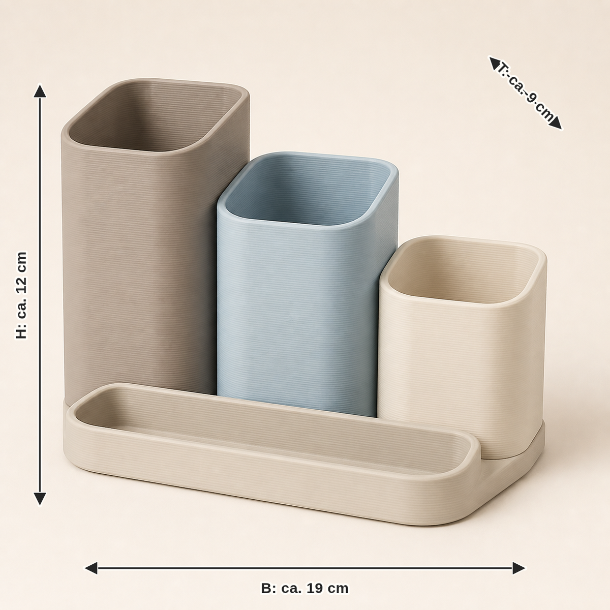 Maßbild für Stiftehalter Trio Kontur – Still: Breite ca. 19 cm, Tiefe ca. 9 cm, Höhe ca. 12 cm