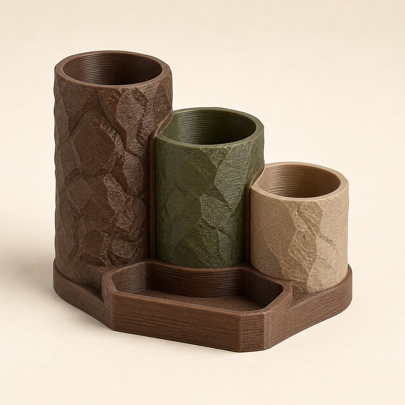 Stiftehalter Trio Kontur im Stil Urig aus 3D-gedrucktem PETG in Walnussbraun, Moosgrün, Sand