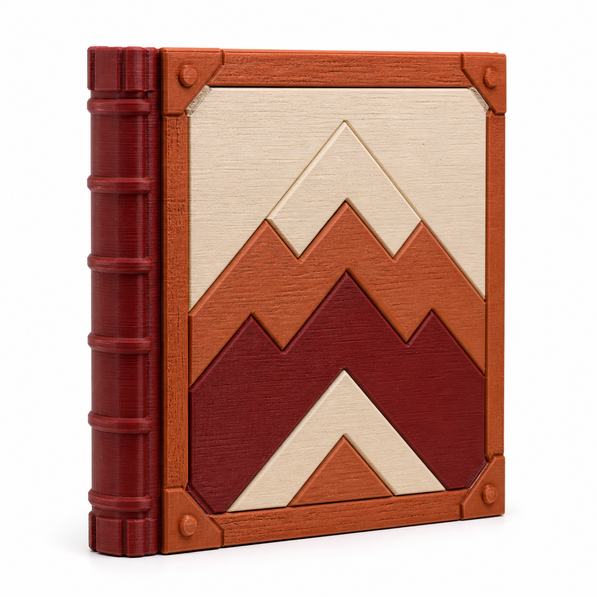 Fotoalbum mit Bergmotiv in Terrakotta – Produktansicht auf weißem Hintergrund; Farben: Terrakotta, Rot und Creme.