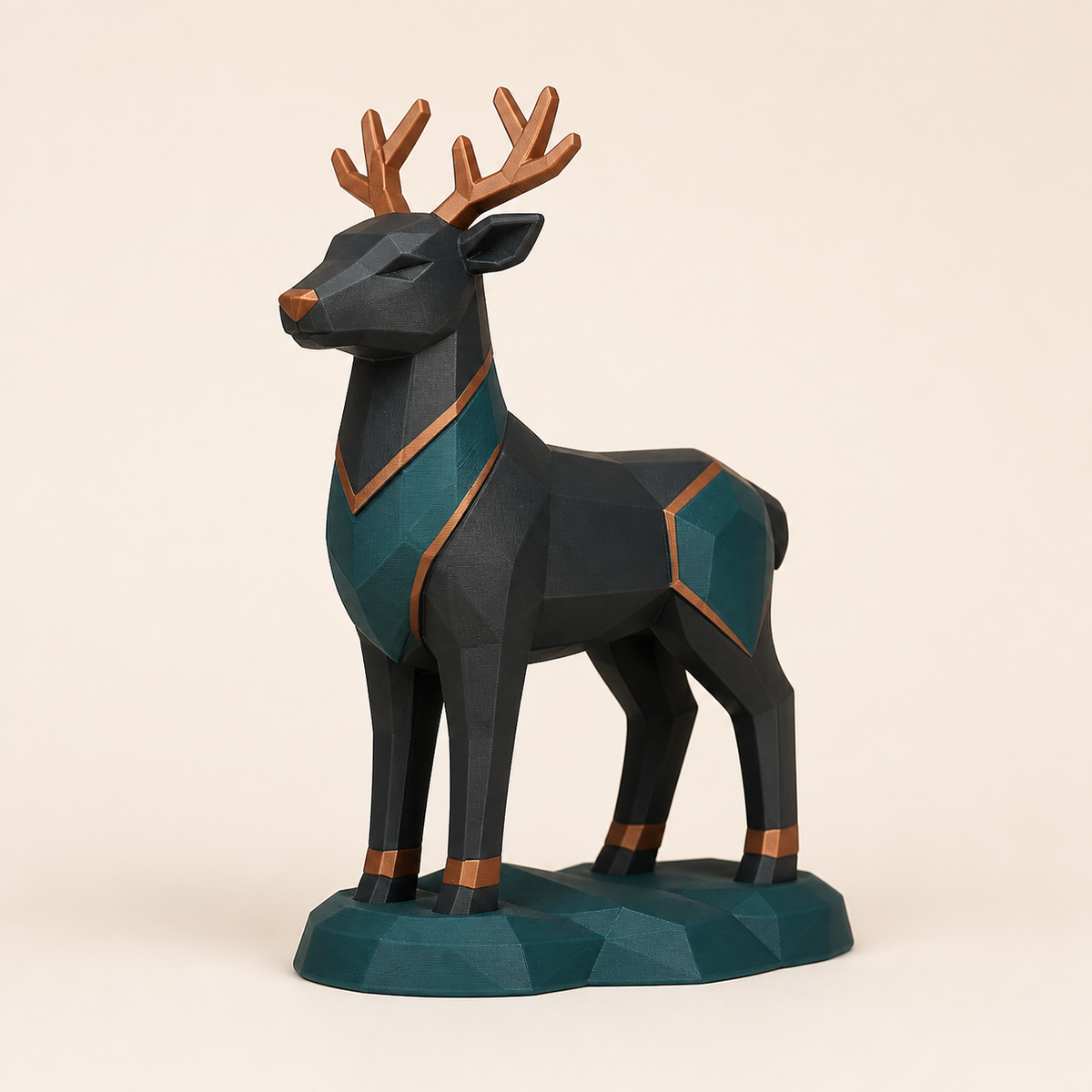 Winterfigur Rentier Schneepfad im Stil Modern aus 3D-gedrucktem PETG in Anthrazit, Petrol, Kupfer