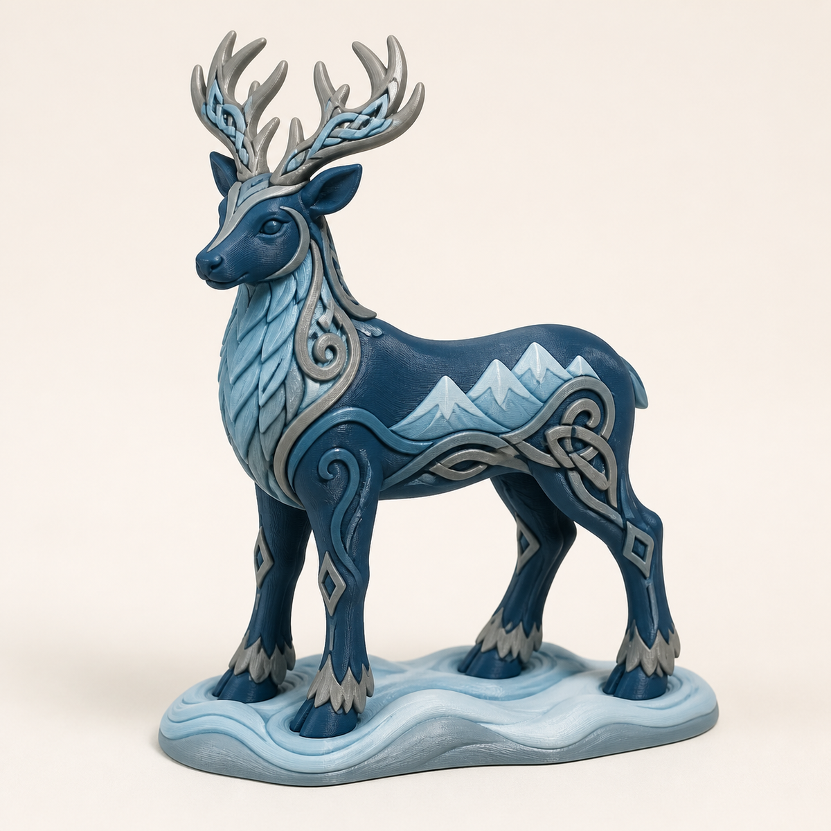 Winterfigur Rentier Schneepfad im Stil Nordisch & Mythisch aus 3D-gedrucktem PETG in Dunkelblau, Steingrau, Eisblau